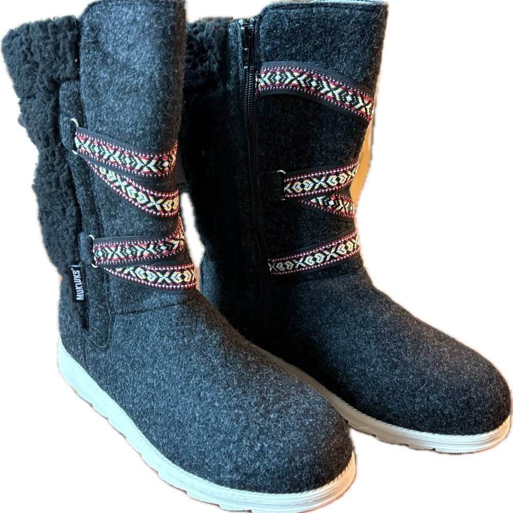 Muk Luks Women's Black Winter Boots NWT Sz 10
